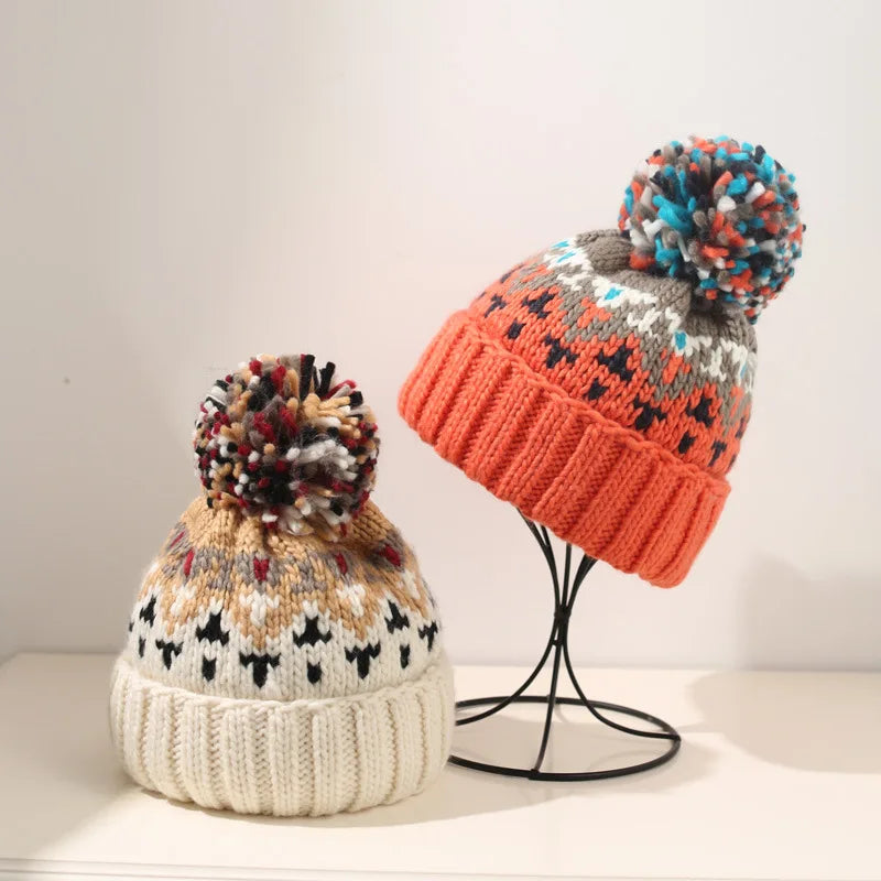 Skiing Cashmere Woman Winter Hat Autumn Beanies with Pompom Warm Wool Skullies Wholesales Acrylic Beanies Winter Hat for Woman