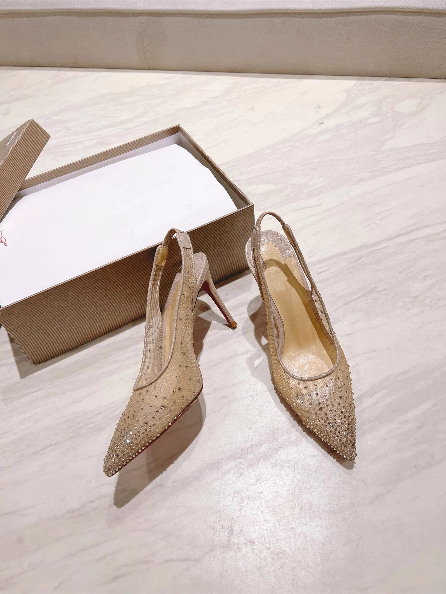 Summer New Mesh Back Empty Sandals for Women, Slim Heels with Pointed Toes and Full Diamonds, Sweet and Breathable High Heels
