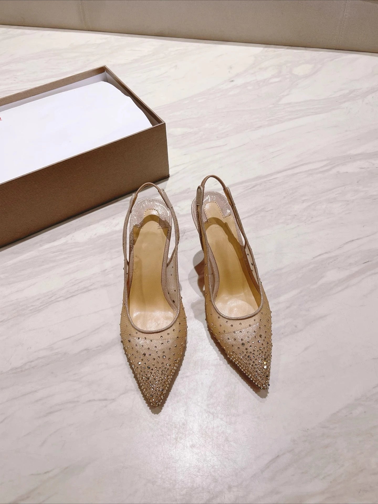 Summer New Mesh Back Empty Sandals for Women, Slim Heels with Pointed Toes and Full Diamonds, Sweet and Breathable High Heels
