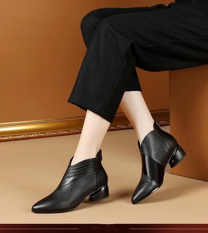 2024 Fashion Luxury Leather Ankle Boots Womens Pointed Toe Sneakers Autumn Shoes Ladies Office Low Heels