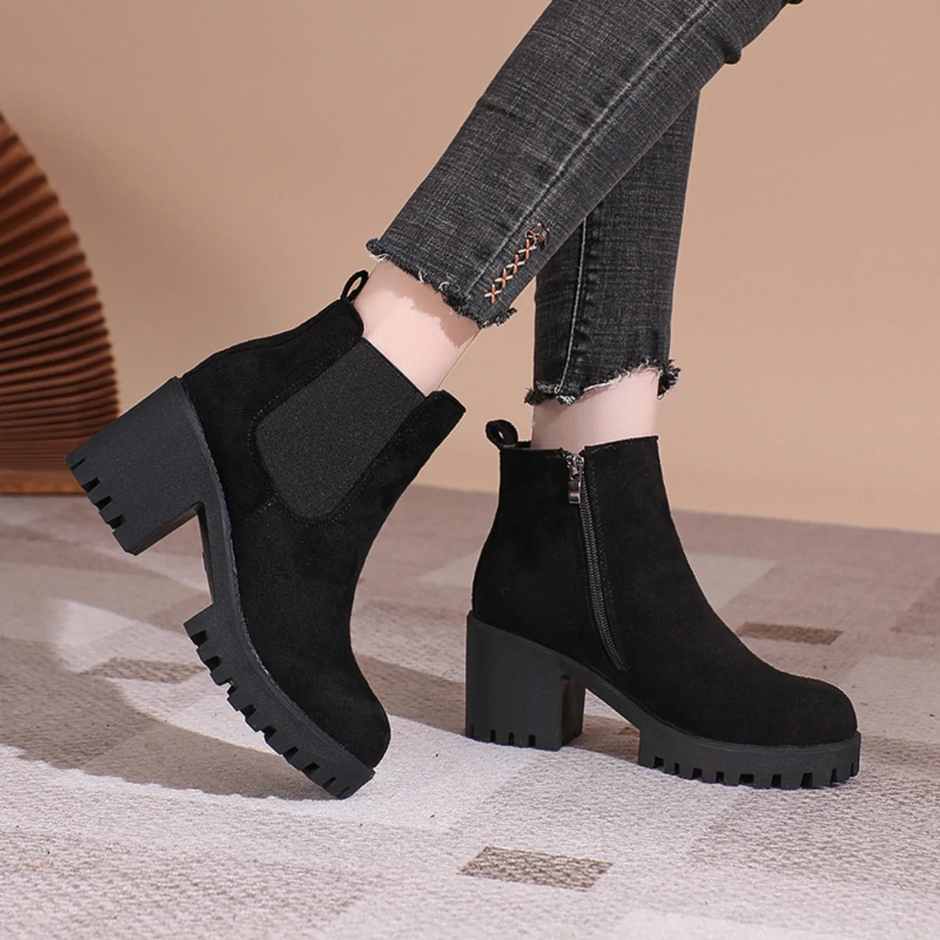 2024 Women Designer Elegant Platform Round Toe Zipper Ankle Boots Women Autumn Winter Comfy Platform Short Boots Shoes for Women