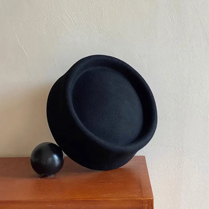 2025 Women's Hard Top Wool Beret Hat White Black Khaki Wool Felt Newsboy Hat Fashion Retro Fascinating Hostess Formal Designer