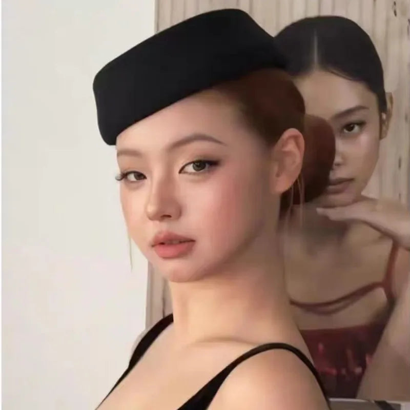 Hepburn Style Black Flat Top Berets Hat Women's French High-end Aviation Stewardess Hat Retro Republic of China Beret