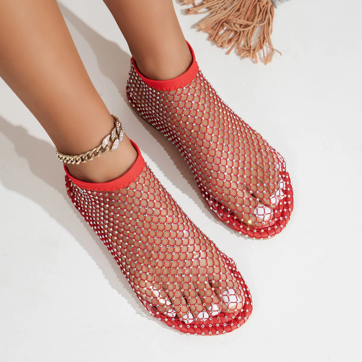 2024 Summer Women's New Round Toe Flat Bottom Sandals Hollow Short Boots Water Diamond Sexy Flat Bottom Fashion Banquet Slippers