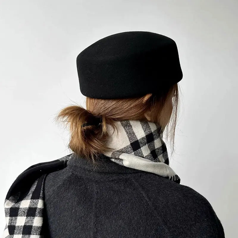 2025 Women's Hard Top Wool Beret Hat White Black Khaki Wool Felt Newsboy Hat Fashion Retro Fascinating Hostess Formal Designer