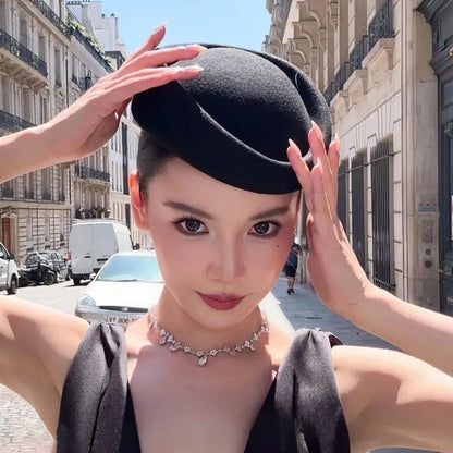 Hepburn Style Black Flat Top Berets Hat Women's French High-end Aviation Stewardess Hat Retro Republic of China Beret