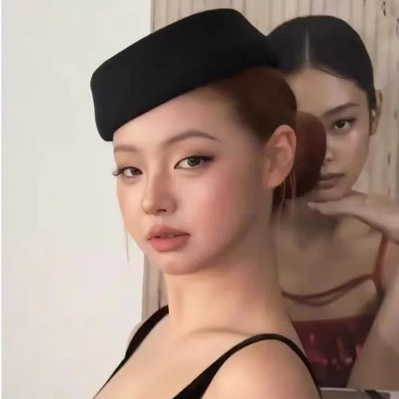 Hepburn Style Black Flat Top Berets Hat Women's French High-end Aviation Stewardess Hat Retro Republic of China Beret